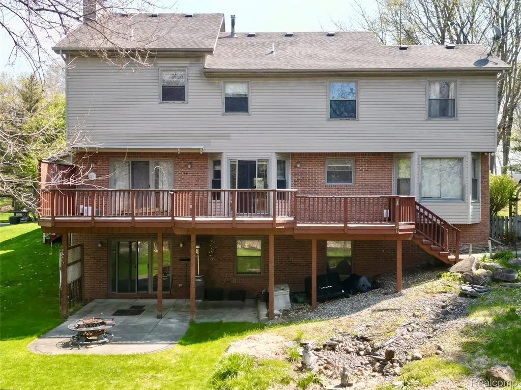 2757 N Tipsico Lake Road Hartland Township MI 48353