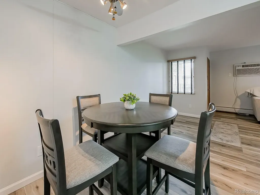 3433 Hillside Drive Royal Oak City MI 48073