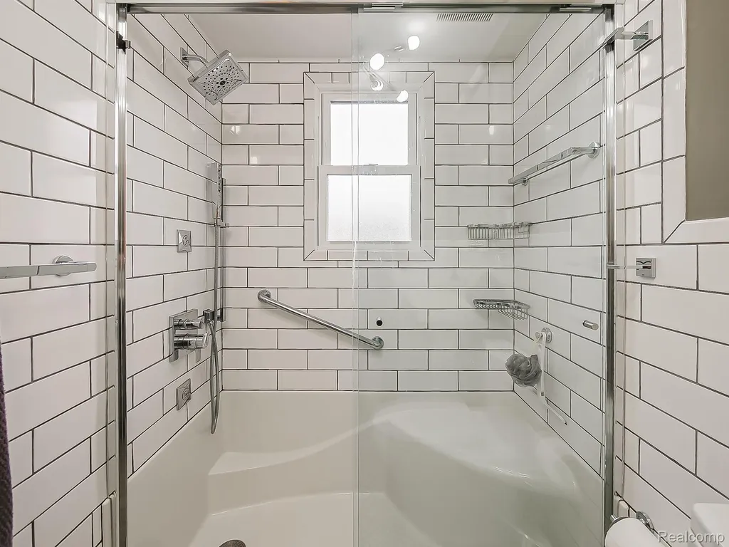 3433 Hillside Drive Royal Oak City MI 48073
