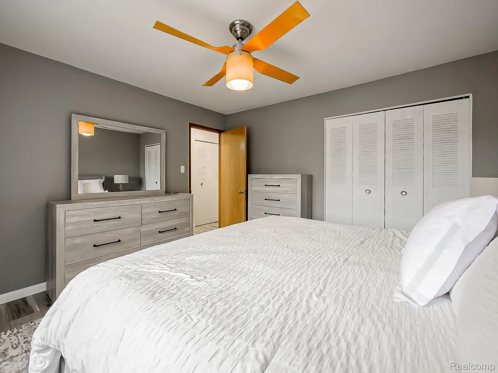 3433 Hillside Drive Royal Oak City MI 48073