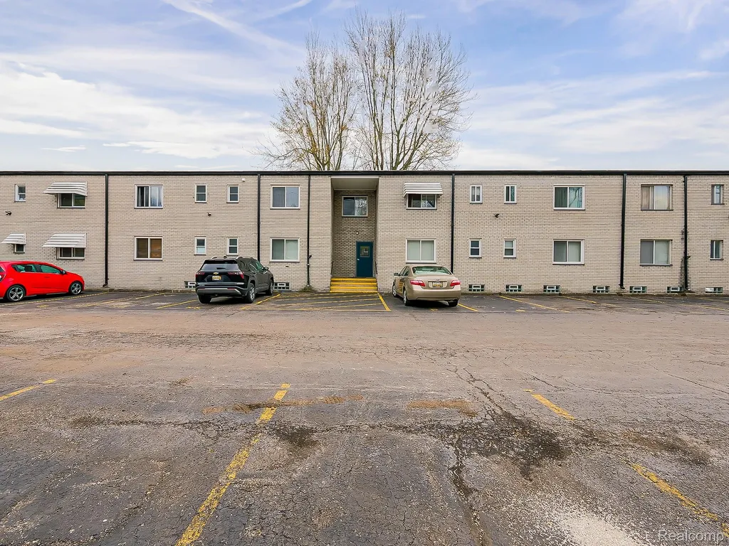 3433 Hillside Drive Royal Oak City MI 48073