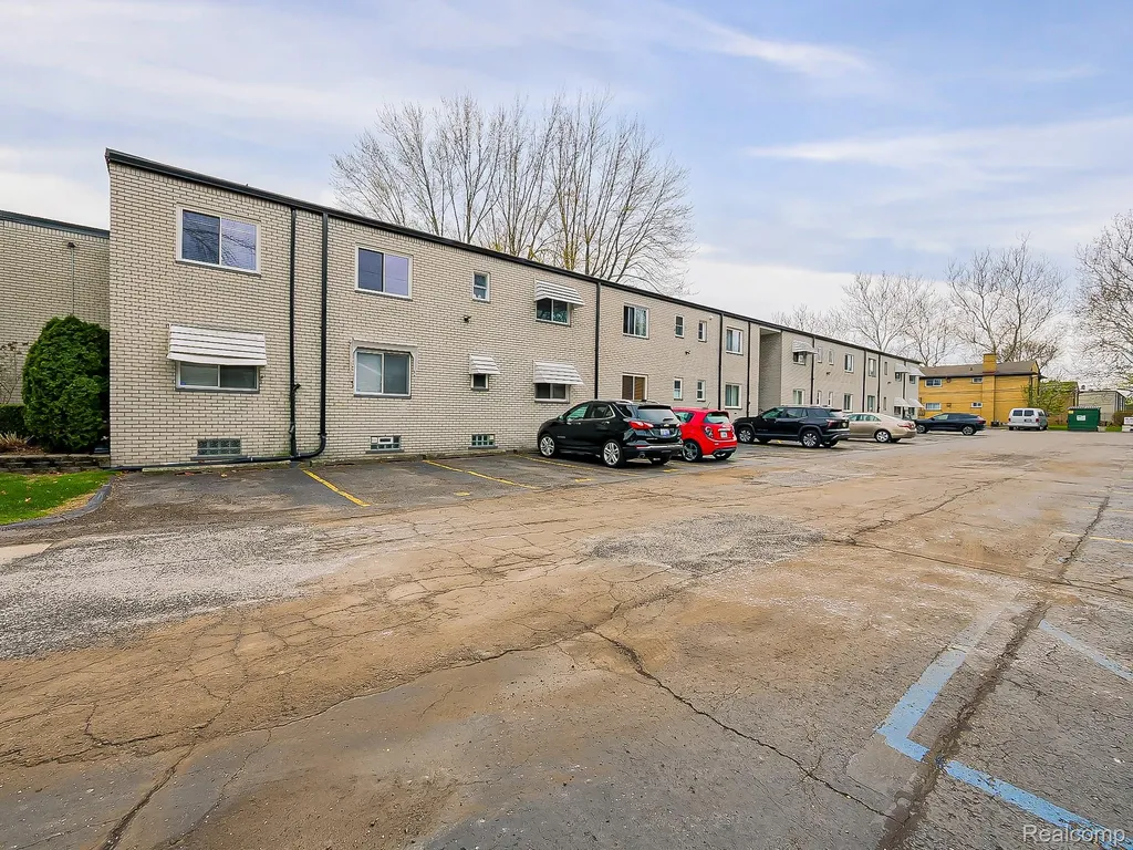 3433 Hillside Drive Royal Oak City MI 48073
