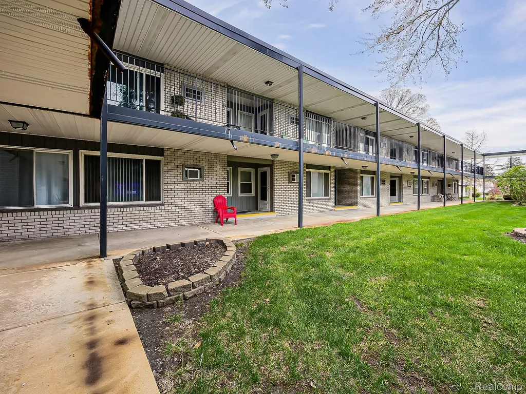 3433 Hillside Drive Royal Oak City MI 48073