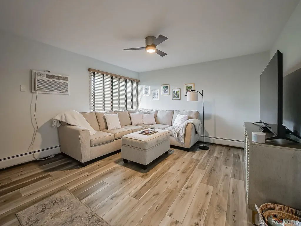 3433 Hillside Drive Royal Oak City MI 48073