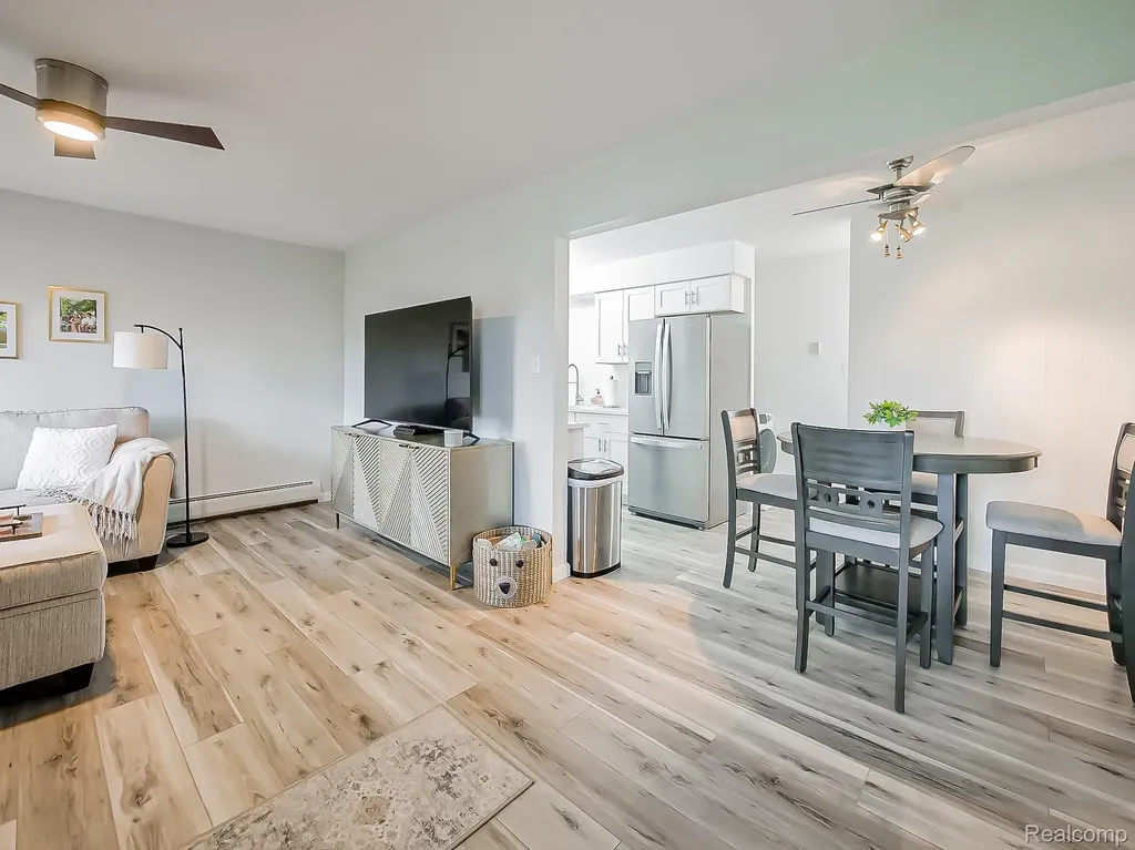 3433 Hillside Drive Royal Oak City MI 48073