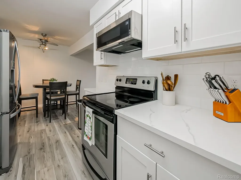 3433 Hillside Drive Royal Oak City MI 48073