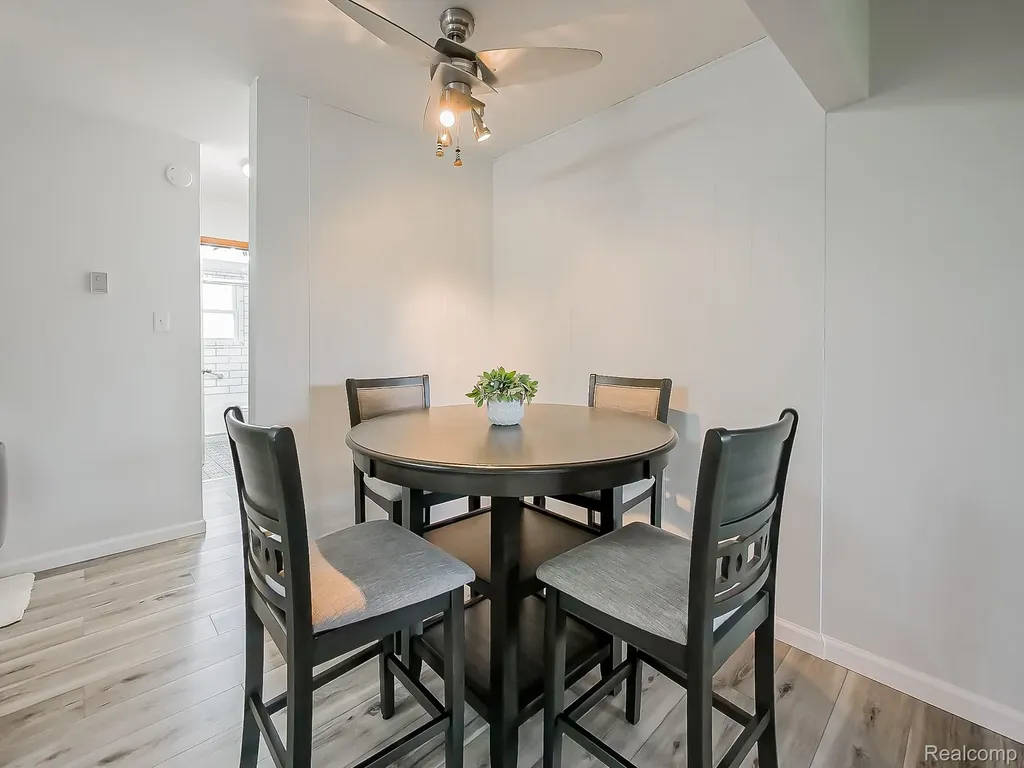 3433 Hillside Drive Royal Oak City MI 48073