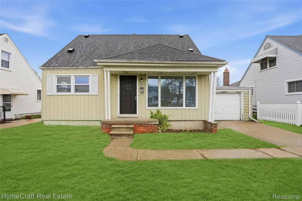 28629 James Street Garden City City MI 48135