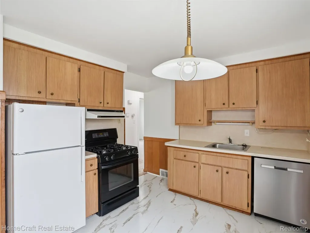 28629 James Street Garden City City MI 48135