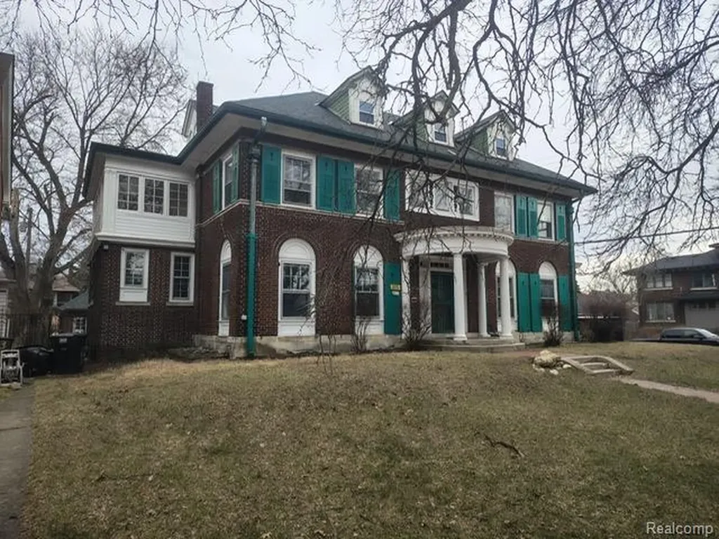 1553 W Boston Boulevard Detroit City MI 48206