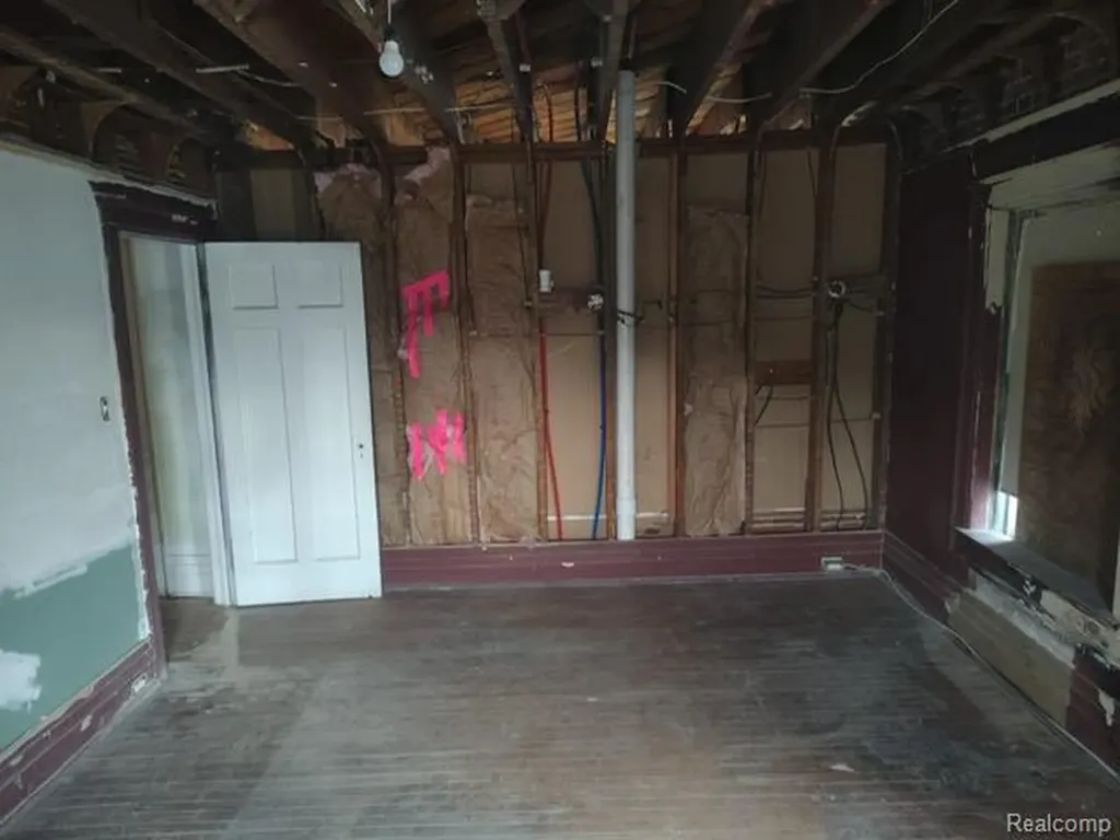 1553 W Boston Boulevard Detroit City MI 48206