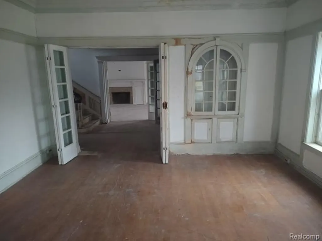 1553 W Boston Boulevard Detroit City MI 48206