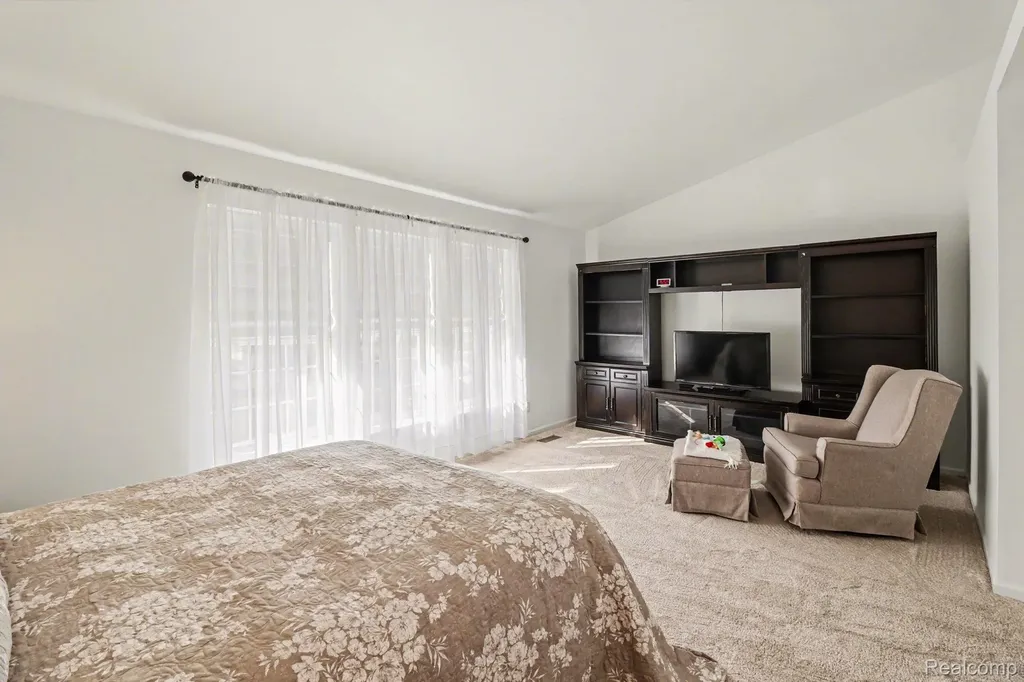 534 Dockside Circle Holly Township MI 48442