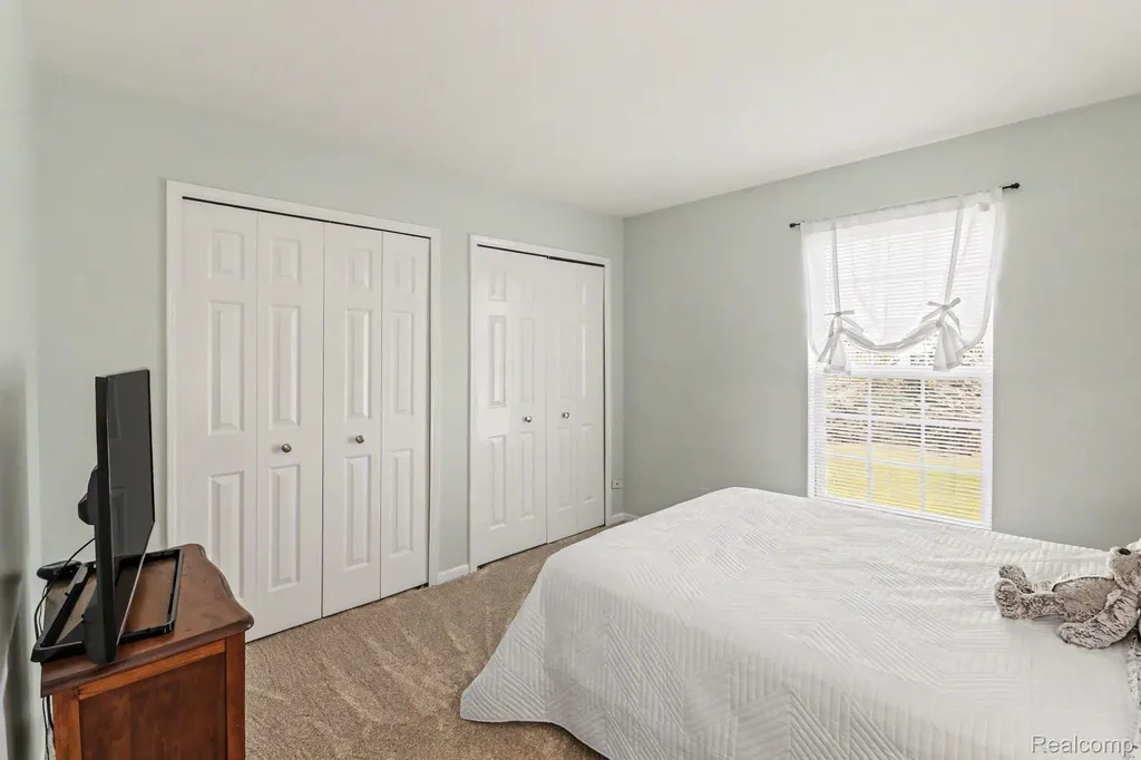 534 Dockside Circle Holly Township MI 48442
