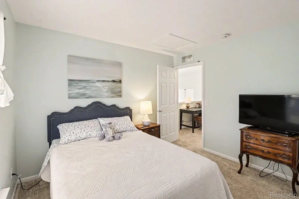 534 Dockside Circle Holly Township MI 48442