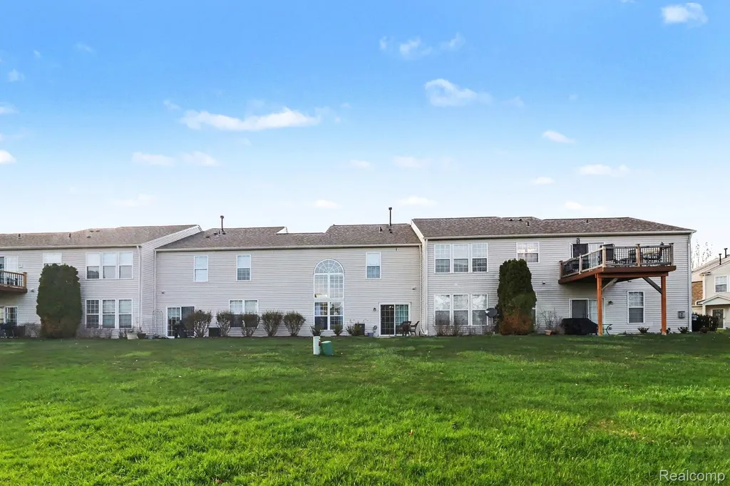 534 Dockside Circle Holly Township MI 48442