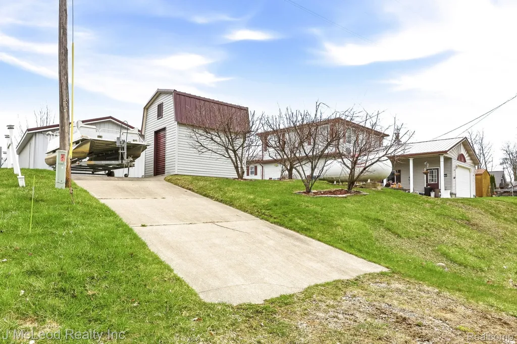 3021 Huston Drive Millington Township MI 48746