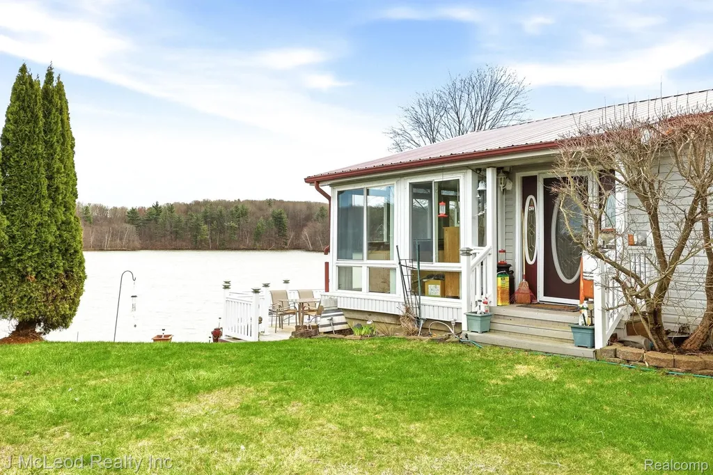 3021 Huston Drive Millington Township MI 48746