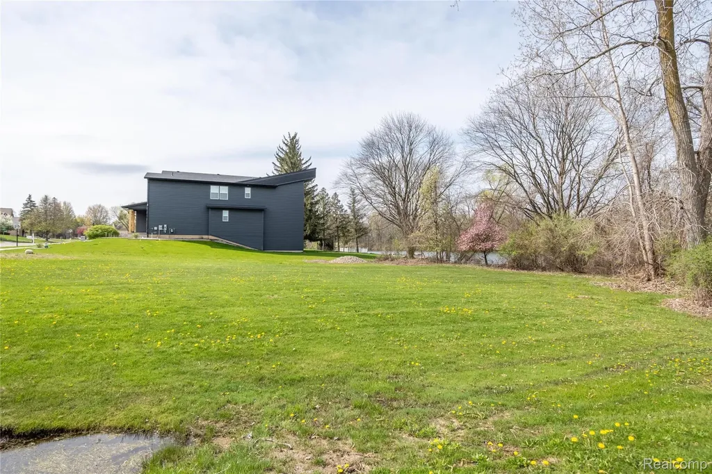 2745 Maritime Drive Delhi Charter Township MI 48911