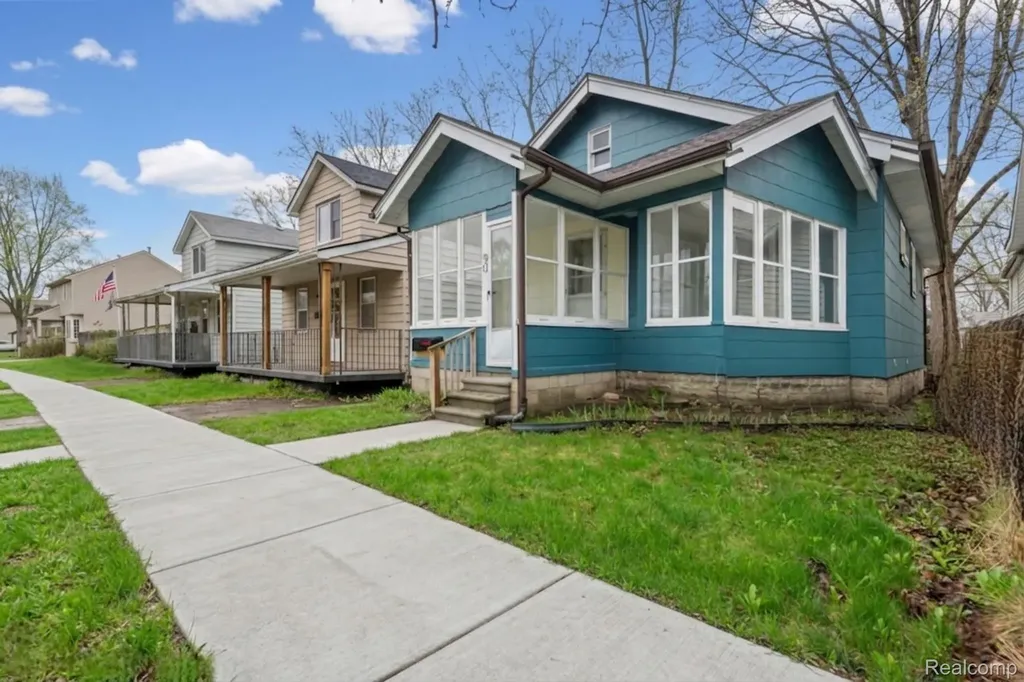 50 E Hayes Avenue Hazel Park City MI 48030