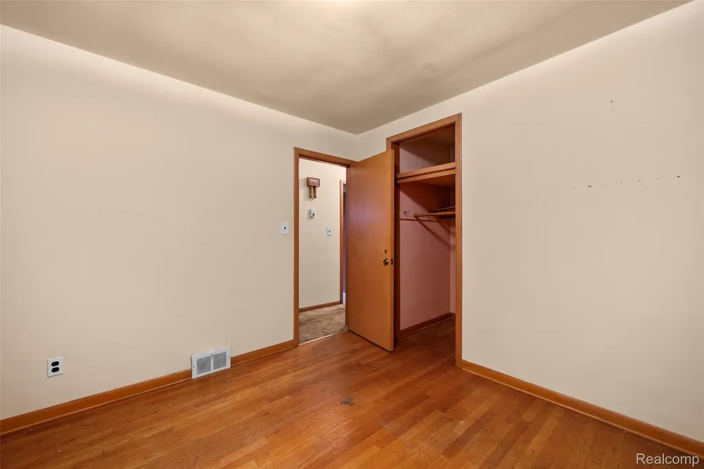 23130 Audrey Avenue Warren City MI 48091