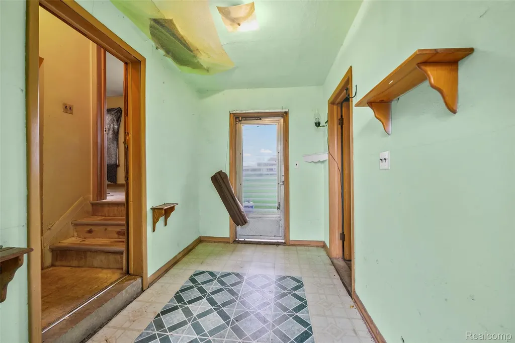 23130 Audrey Avenue Warren City MI 48091