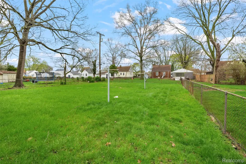 23130 Audrey Avenue Warren City MI 48091