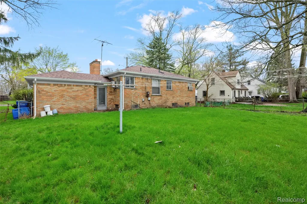 23130 Audrey Avenue Warren City MI 48091