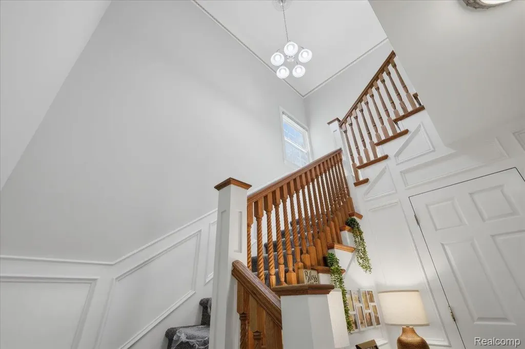 5685 Crescent Road Waterford Charter Township MI 48327