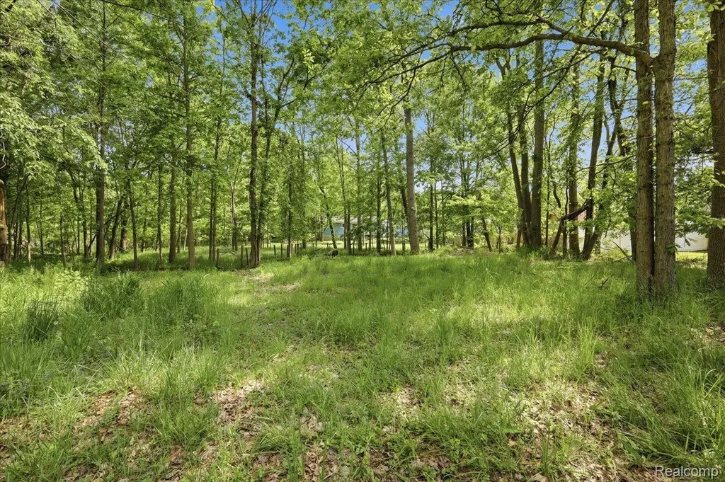 5685 Crescent Road Waterford Charter Township MI 48327