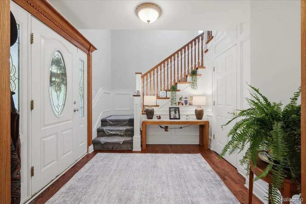 5685 Crescent Road Waterford Charter Township MI 48327