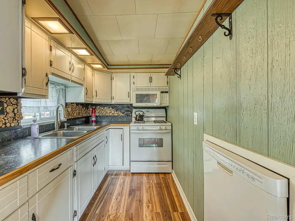 557 Alfred Street Columbia Township MI 49230
