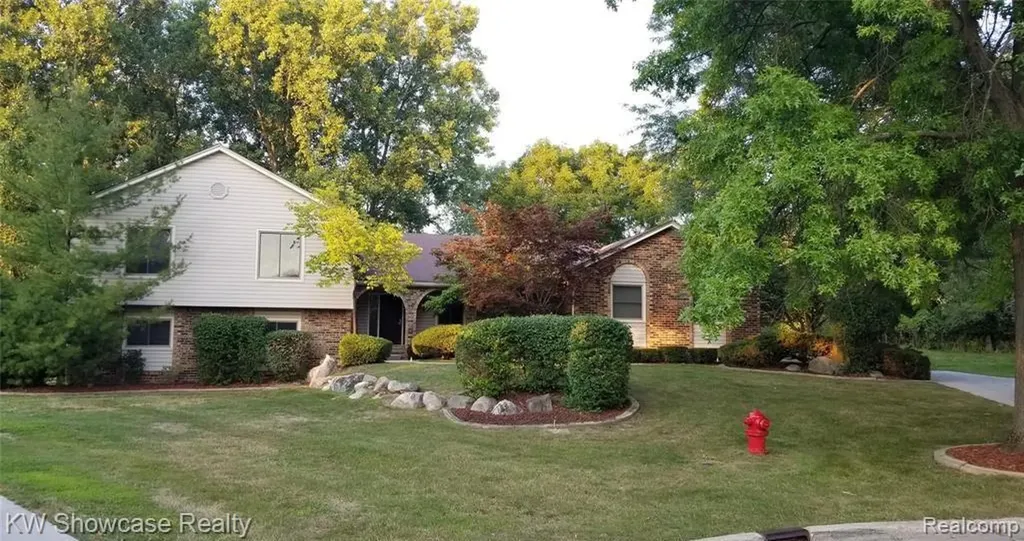 1728 Hiview Court Bloomfield Hills City MI 48302