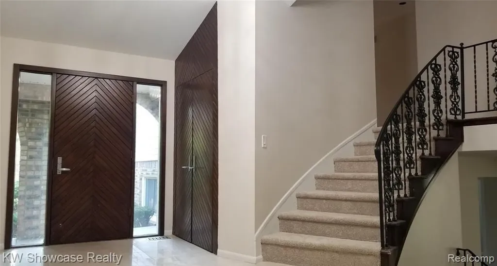 1728 Hiview Court Bloomfield Hills City MI 48302