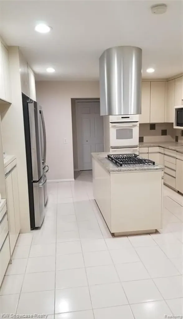 1728 Hiview Court Bloomfield Hills City MI 48302