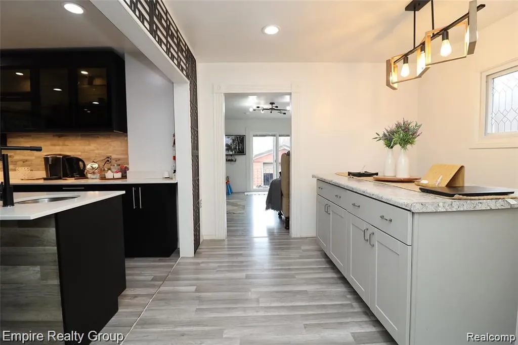 6932 Mead Street Dearborn City MI 48126