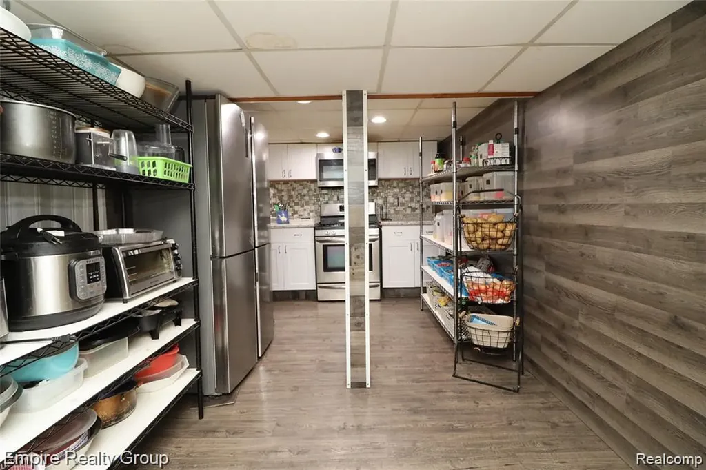 6932 Mead Street Dearborn City MI 48126