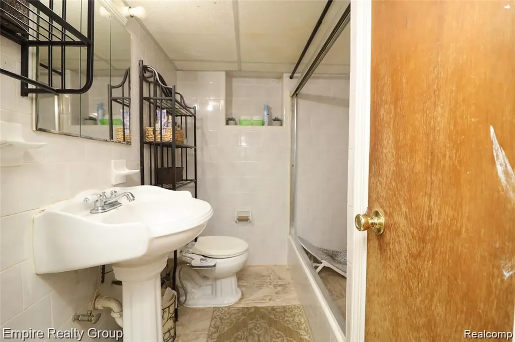 6932 Mead Street Dearborn City MI 48126