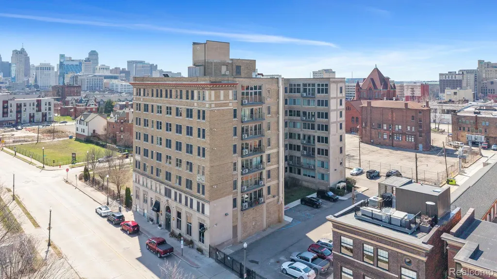 2915 John R Street Detroit City MI 48201