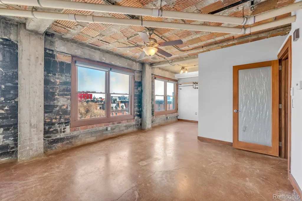 2915 John R Street Detroit City MI 48201