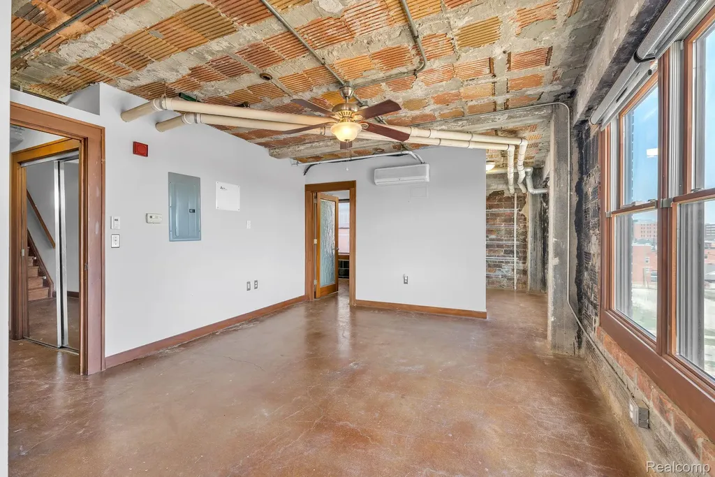 2915 John R Street Detroit City MI 48201