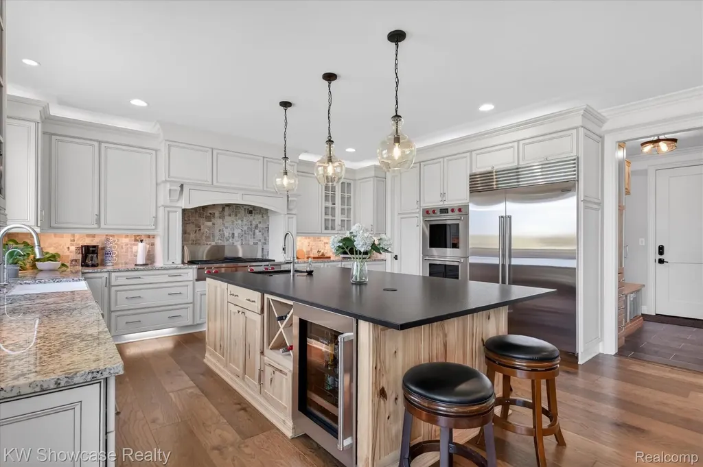 1881 Reidsview Drive White Lake Charter Township MI 48383