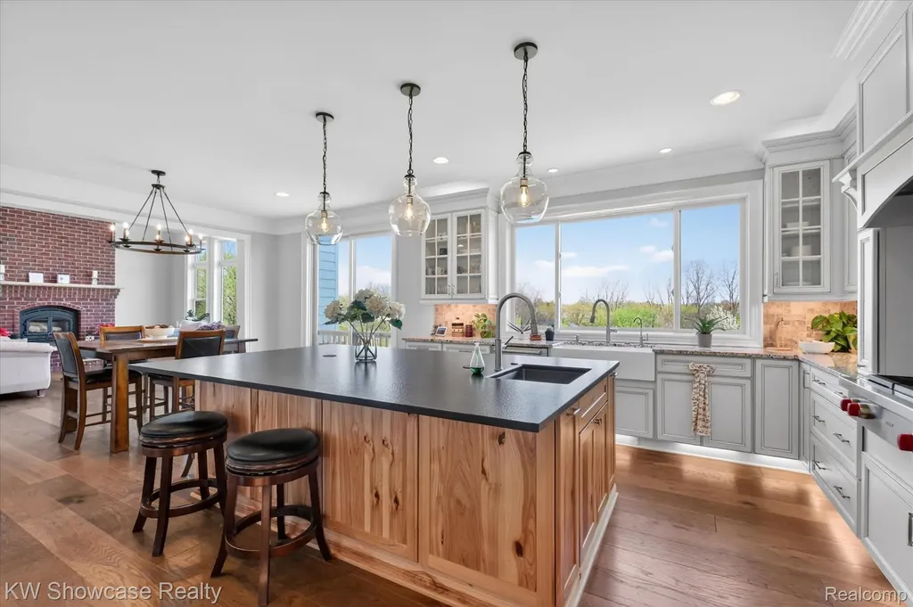 1881 Reidsview Drive White Lake Charter Township MI 48383