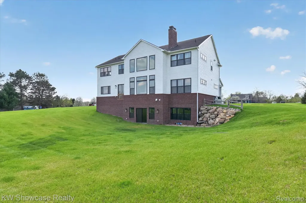 1881 Reidsview Drive White Lake Charter Township MI 48383