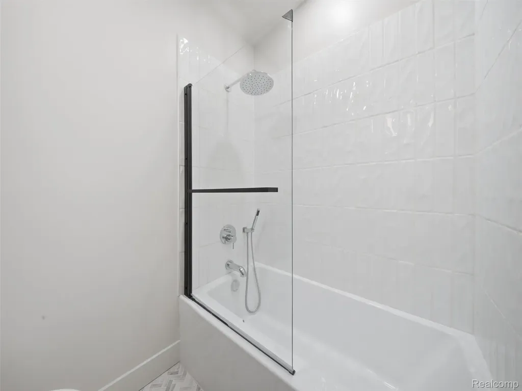 413 Poplar Avenue Royal Oak City MI 48073