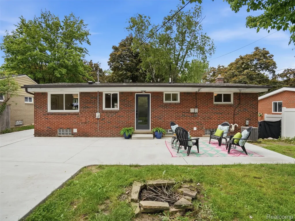 413 Poplar Avenue Royal Oak City MI 48073