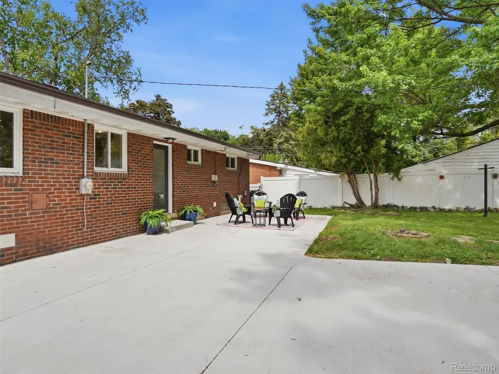 413 Poplar Avenue Royal Oak City MI 48073