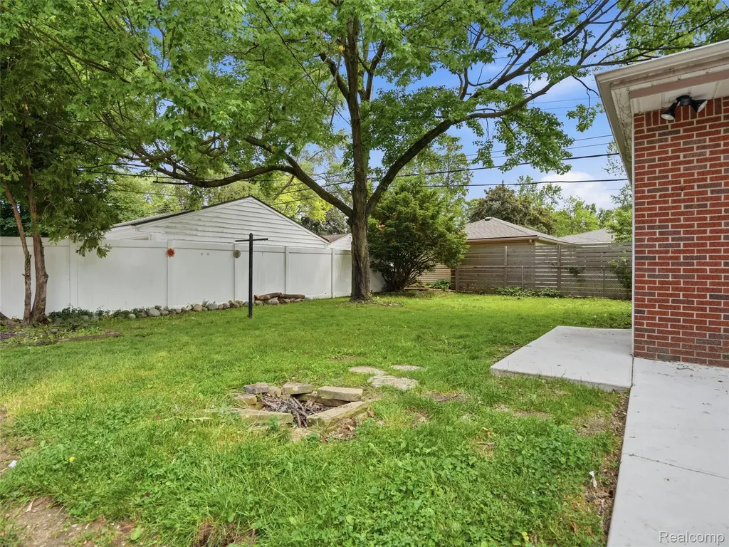 413 Poplar Avenue Royal Oak City MI 48073