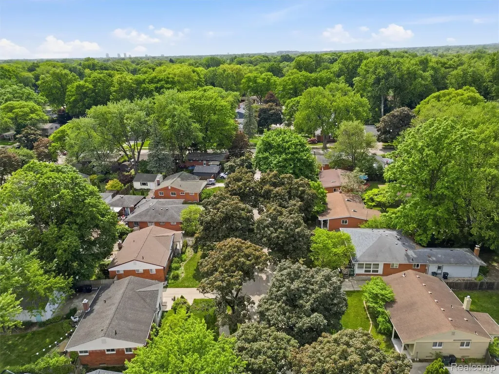 413 Poplar Avenue Royal Oak City MI 48073