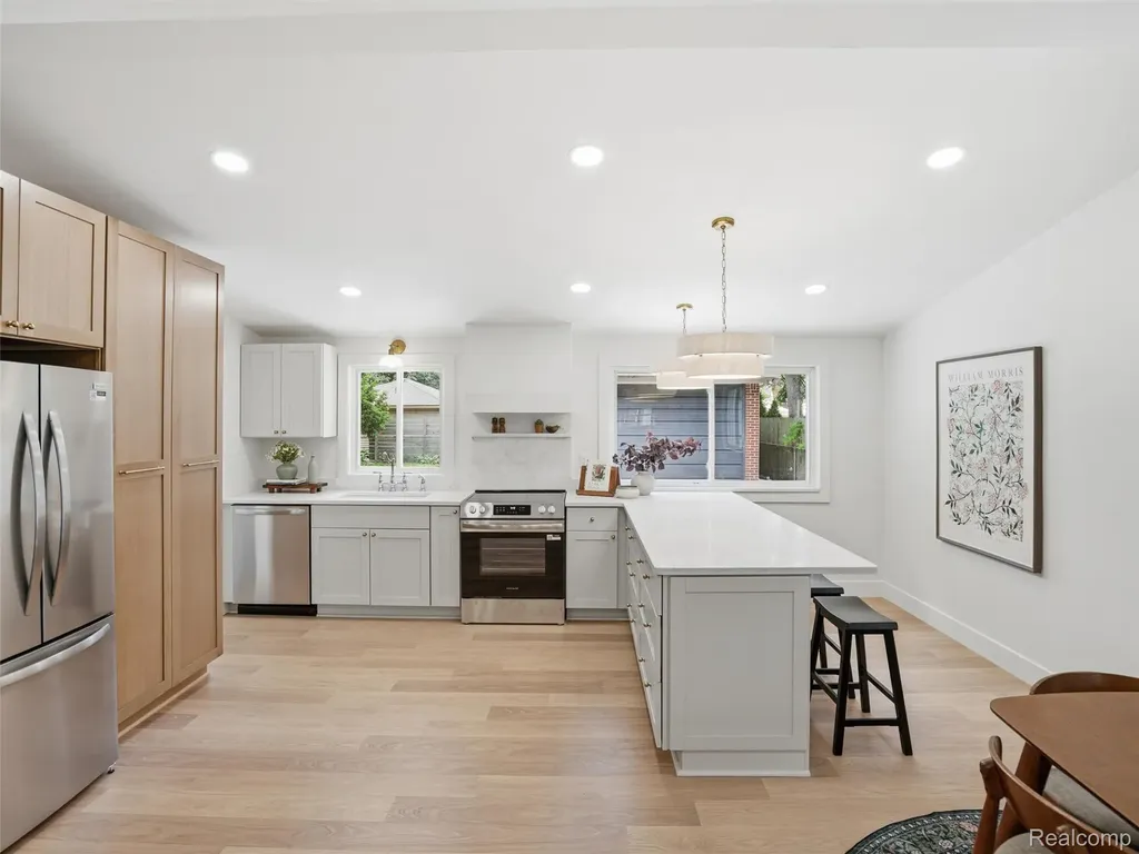 413 Poplar Avenue Royal Oak City MI 48073